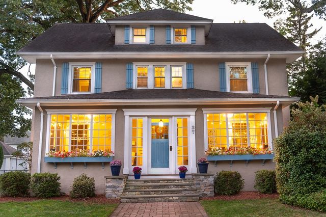 27 Fernleaf Ave, Longmeadow, MA 01106