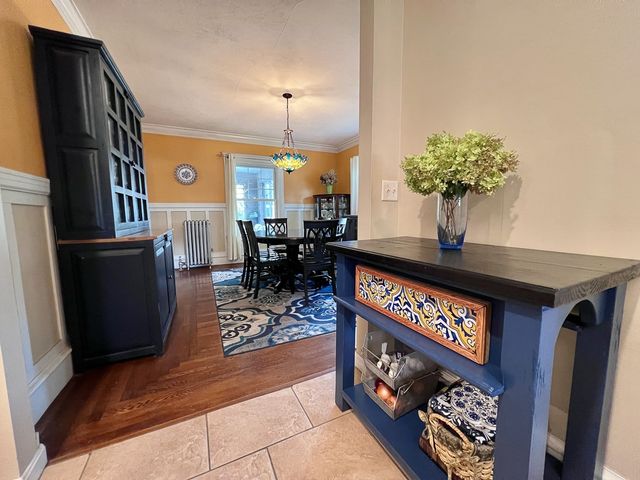 27 Fernleaf Ave, Longmeadow, MA 01106