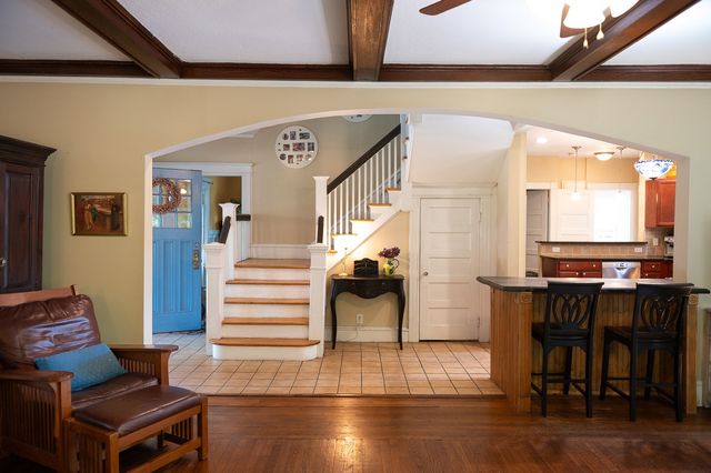 27 Fernleaf Ave, Longmeadow, MA 01106