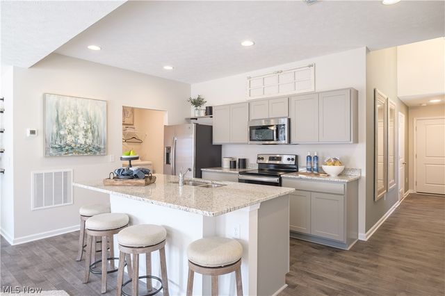 3544 Bushwillow Drive, Green, OH 44685