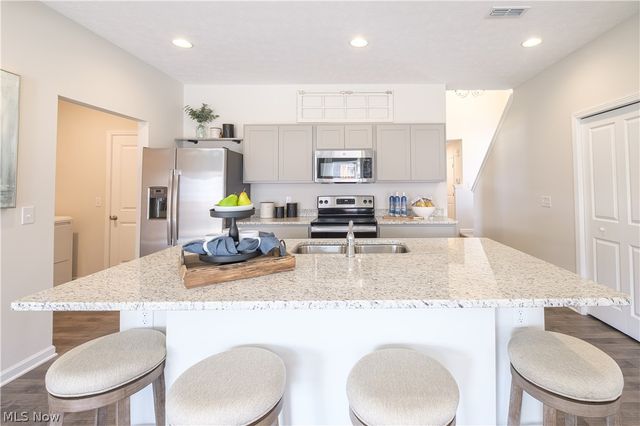 3544 Bushwillow Drive, Green, OH 44685