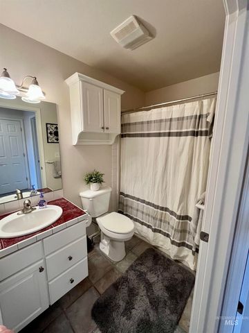 989 O'leary Way, Twin Falls, ID 83301