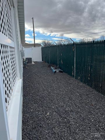 989 O'leary Way, Twin Falls, ID 83301