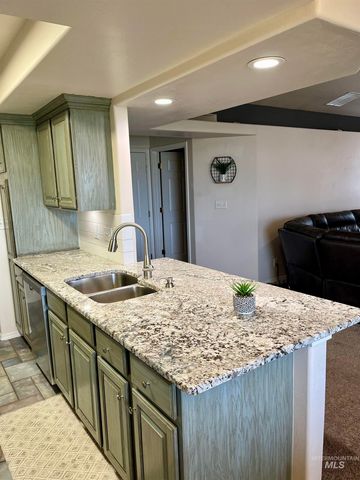 989 O'leary Way, Twin Falls, ID 83301