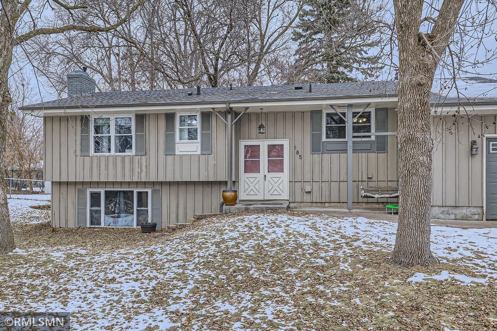 185 Craigbrook Way NE, Fridley, MN 55432