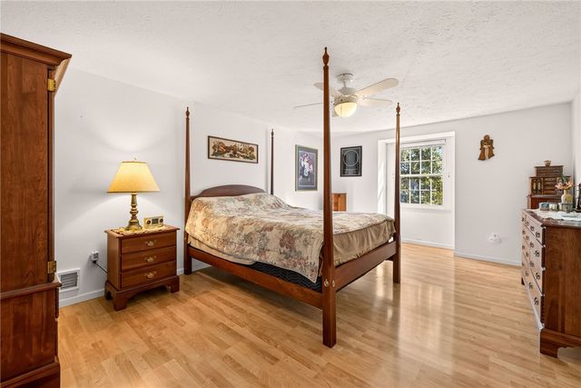 262 Hillary Lane, Penfield, NY 14526
