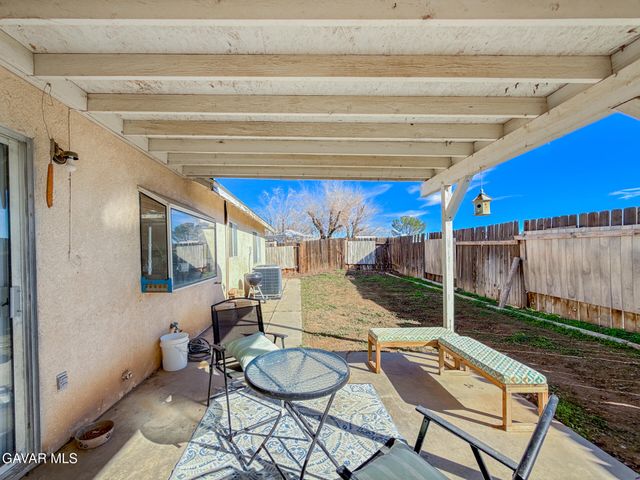 646 Twinberry Lane, Lancaster, CA 93534