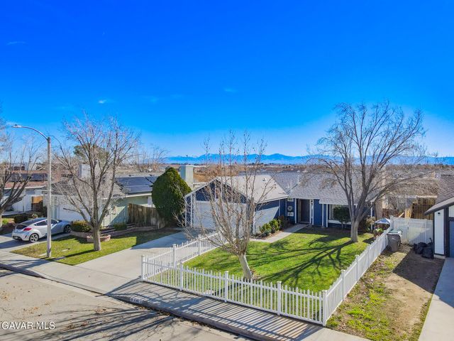 646 Twinberry Lane, Lancaster, CA 93534