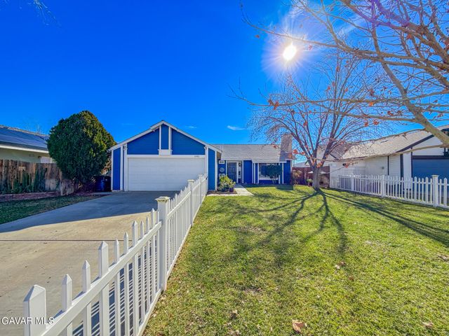 646 Twinberry Lane, Lancaster, CA 93534