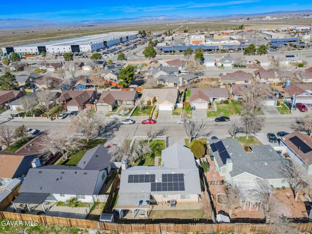 646 Twinberry Lane, Lancaster, CA 93534