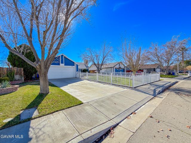 646 Twinberry Lane, Lancaster, CA 93534