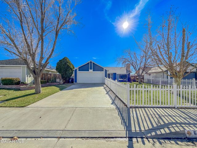 646 Twinberry Lane, Lancaster, CA 93534