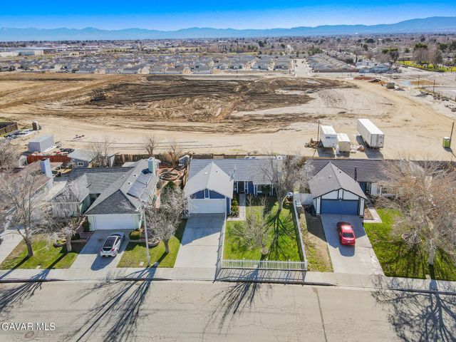 646 Twinberry Lane, Lancaster, CA 93534