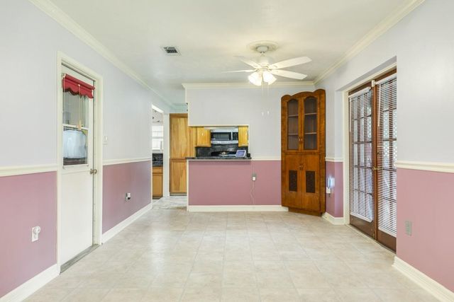 429 E Kiber Street, Angleton, TX 77515