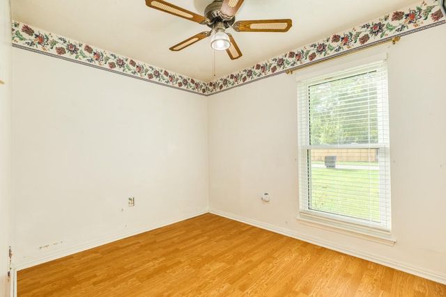 429 E Kiber Street, Angleton, TX 77515