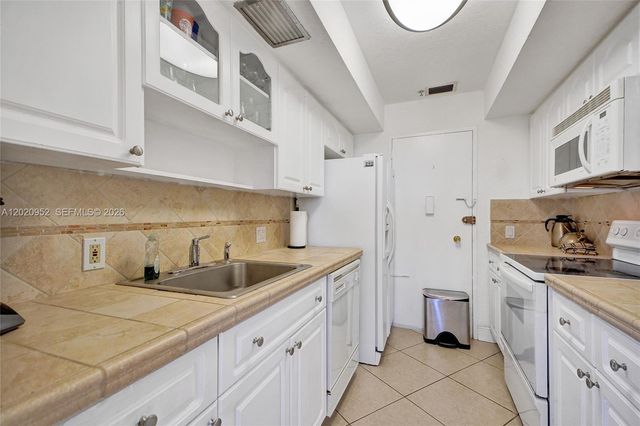 4925 Collins Ave 3H, Miami Beach, FL 33140