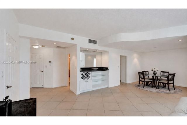4925 Collins Ave 3H, Miami Beach, FL 33140