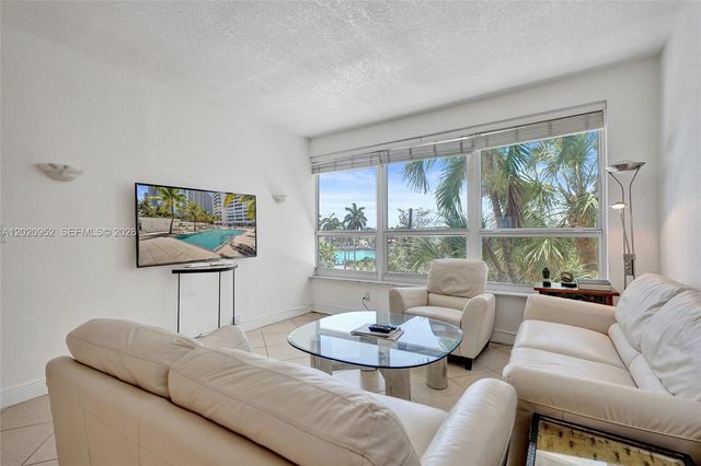 4925 Collins Ave 3H, Miami Beach, FL 33140