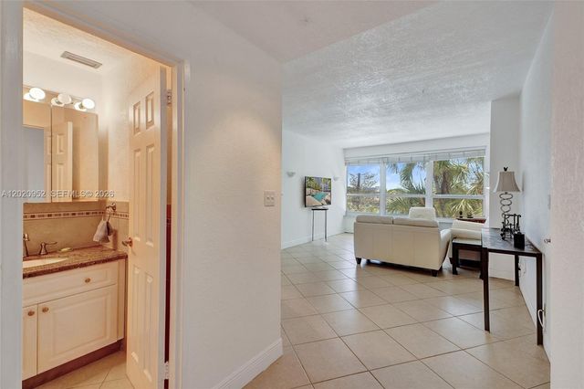 4925 Collins Ave 3H, Miami Beach, FL 33140