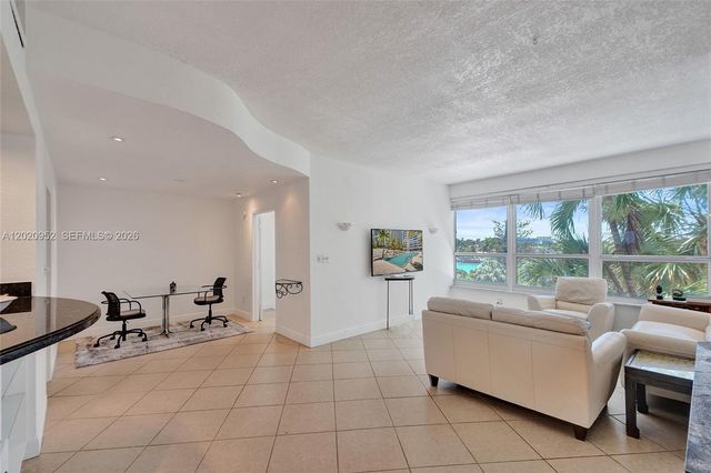 4925 Collins Ave 3H, Miami Beach, FL 33140