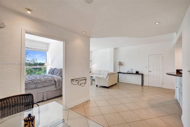4925 Collins Ave 3H, Miami Beach, FL 33140