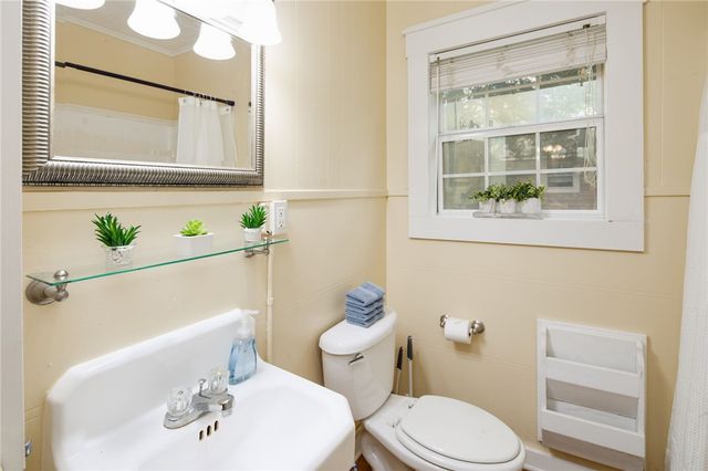 4311 Old College, Bryan, TX 77801