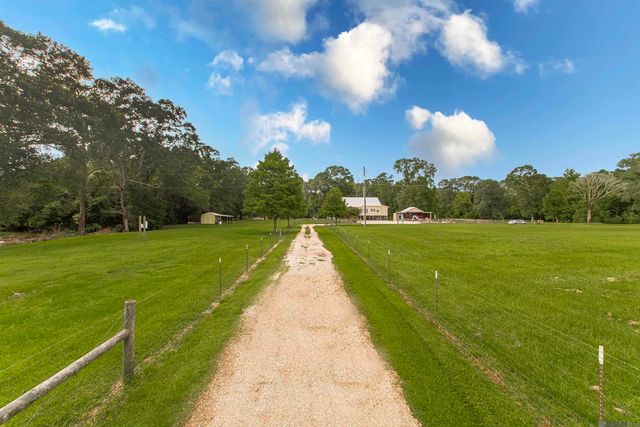 16275 Alphonse Forbes Rd, Greenwell Springs, LA 70739