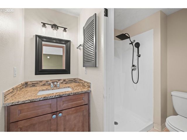 6393 Sw SKIVER Dr, Beaverton, OR 97078