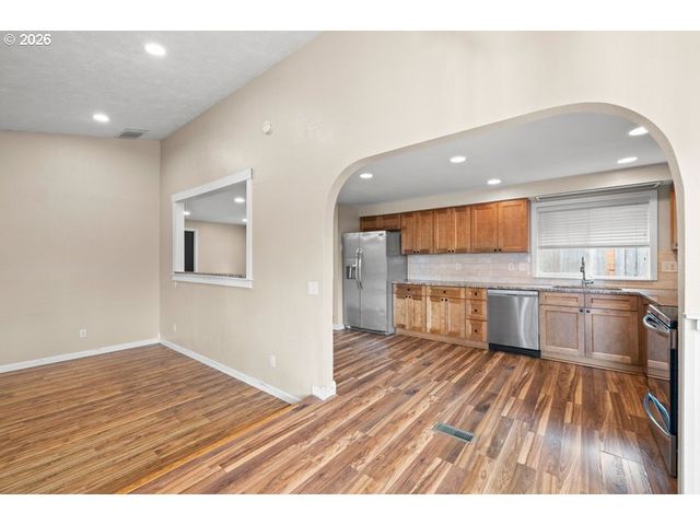 6393 Sw SKIVER Dr, Beaverton, OR 97078