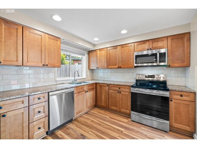6393 Sw SKIVER Dr, Beaverton, OR 97078