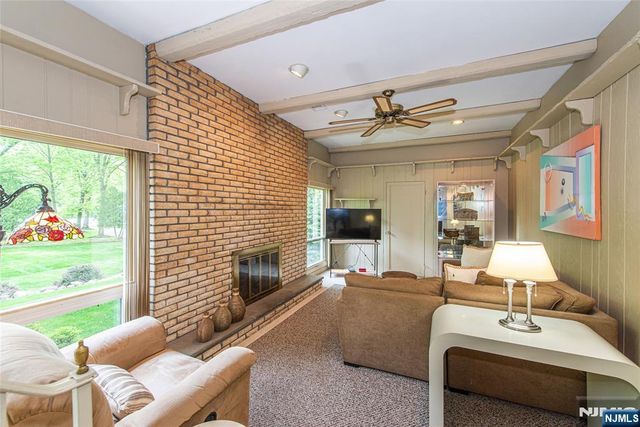 102 Robertson Drive, Wyckoff, NJ 07481
