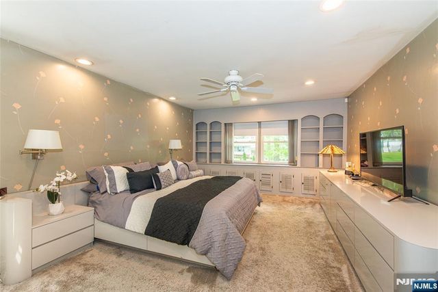 102 Robertson Drive, Wyckoff, NJ 07481
