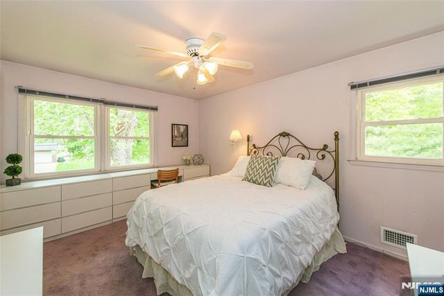 102 Robertson Drive, Wyckoff, NJ 07481