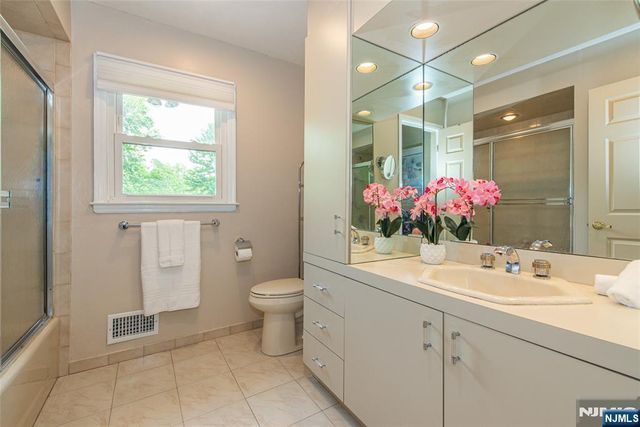 102 Robertson Drive, Wyckoff, NJ 07481