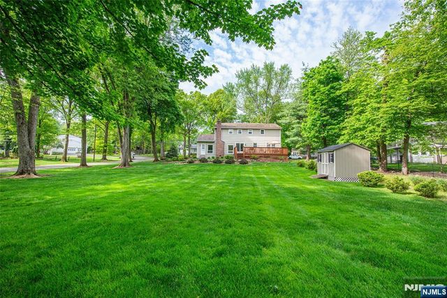 102 Robertson Drive, Wyckoff, NJ 07481