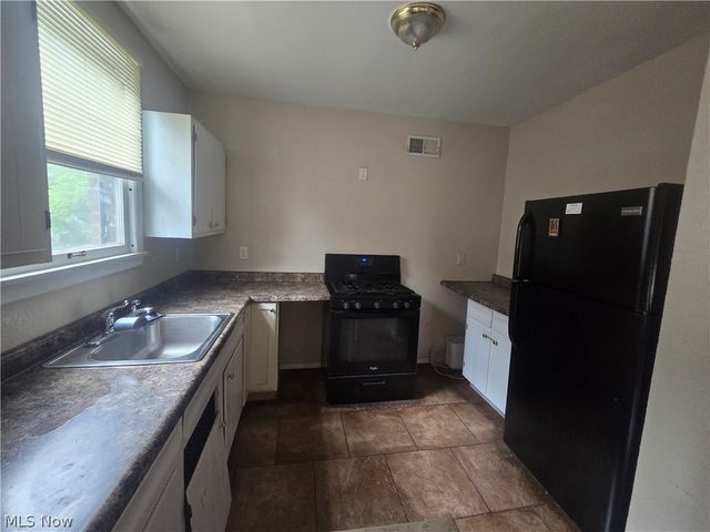 1872 Cordova Avenue, Youngstown, OH 44504