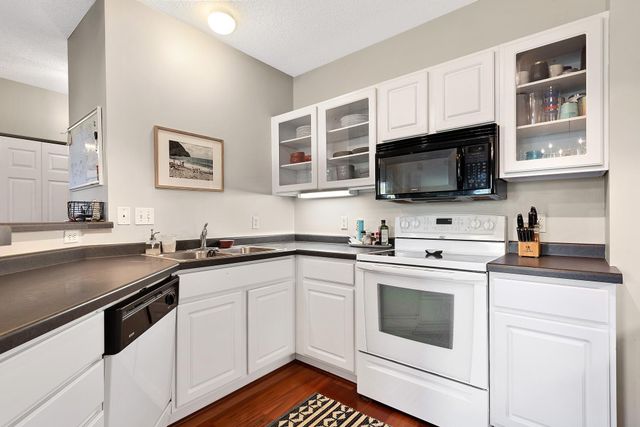 660 N 2nd Street 305, Minneapolis, MN 55401