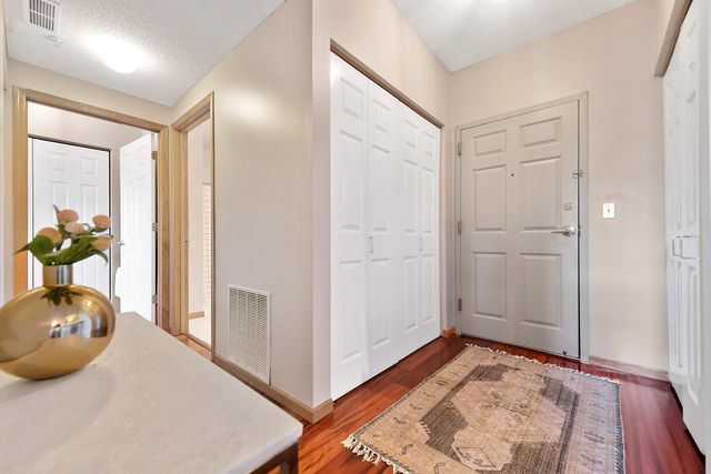 660 N 2nd Street 305, Minneapolis, MN 55401