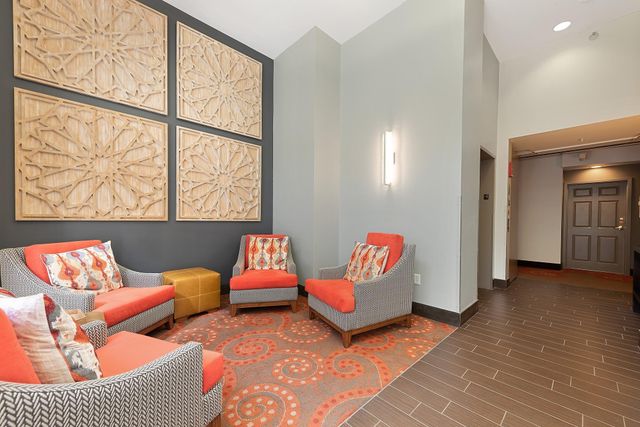 660 N 2nd Street 305, Minneapolis, MN 55401