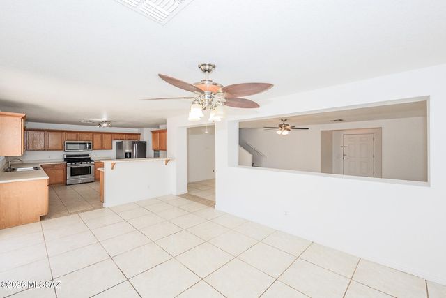 6218 E Stonechat Drive, Tucson, AZ 85756