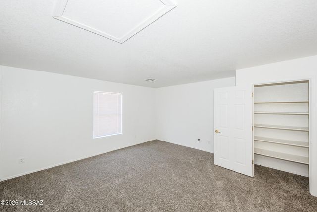 6218 E Stonechat Drive, Tucson, AZ 85756