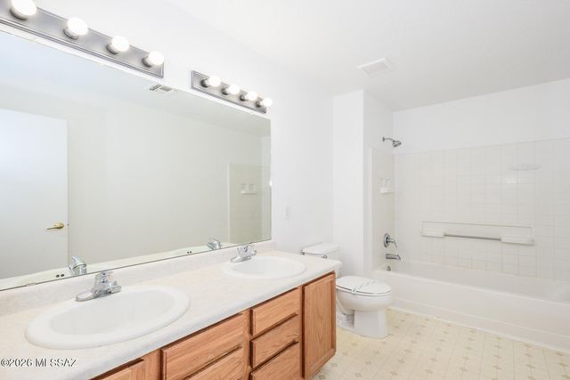 6218 E Stonechat Drive, Tucson, AZ 85756