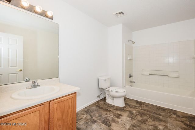 6218 E Stonechat Drive, Tucson, AZ 85756