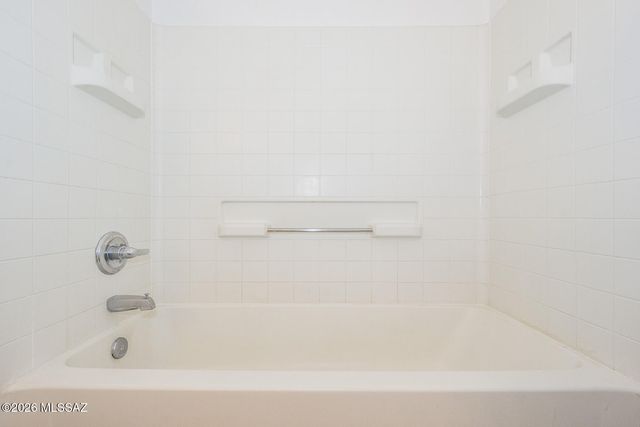 6218 E Stonechat Drive, Tucson, AZ 85756