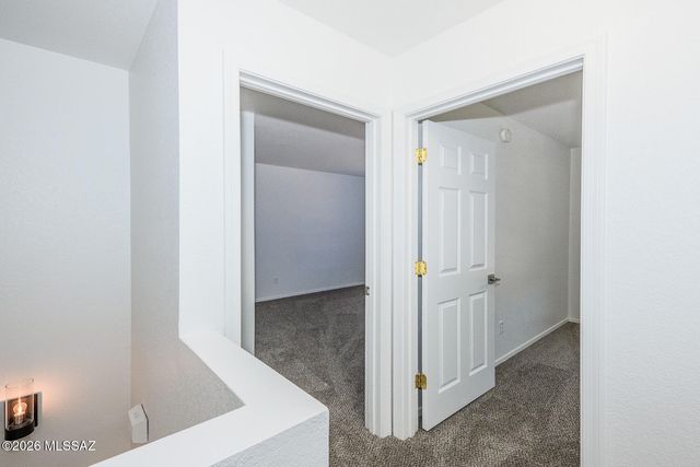 6218 E Stonechat Drive, Tucson, AZ 85756