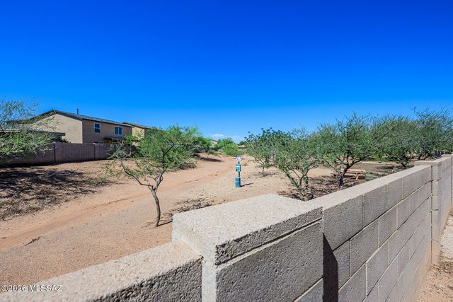 6218 E Stonechat Drive, Tucson, AZ 85756