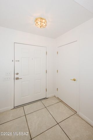 6218 E Stonechat Drive, Tucson, AZ 85756