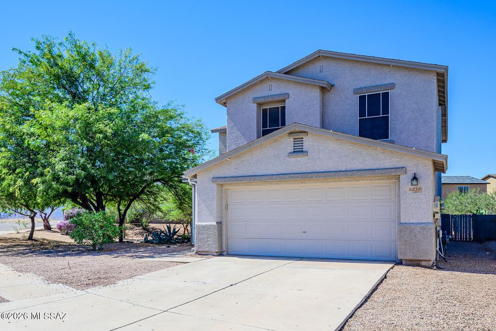 6218 E Stonechat Drive, Tucson, AZ 85756
