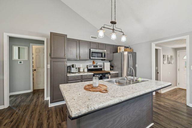 6 Badger Ln, Carthage, TN 37030