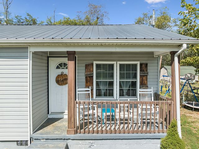 6 Badger Ln, Carthage, TN 37030